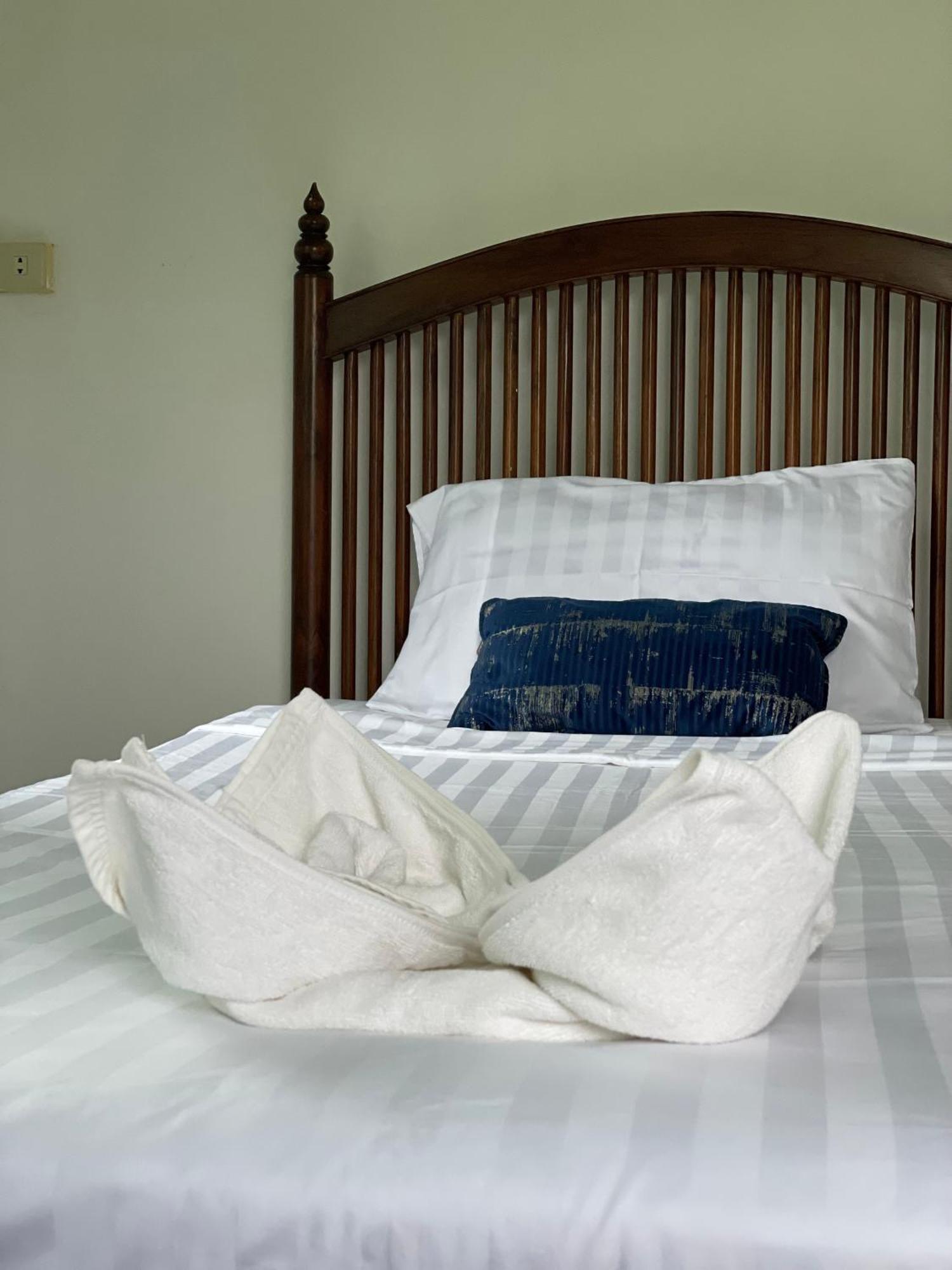 Sunrise Beach Villa Szuratthani Szoba fotó